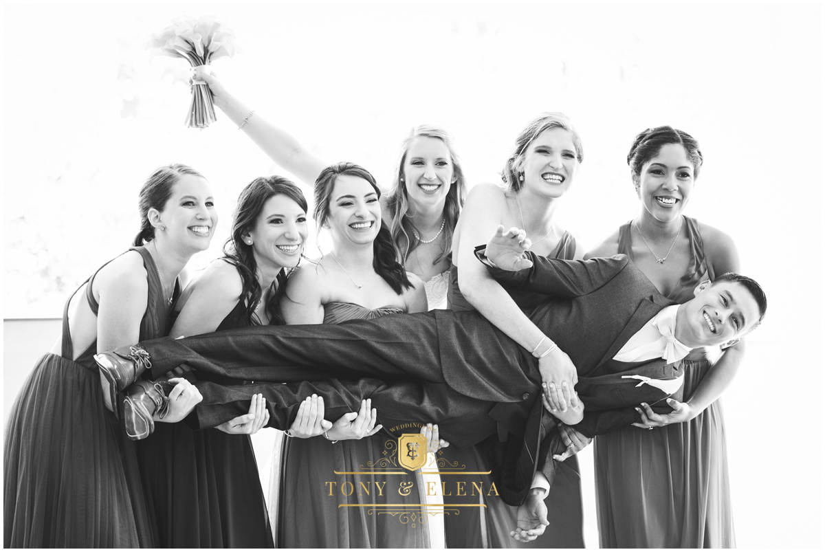 w austin wedding photographer groom bridesmaids