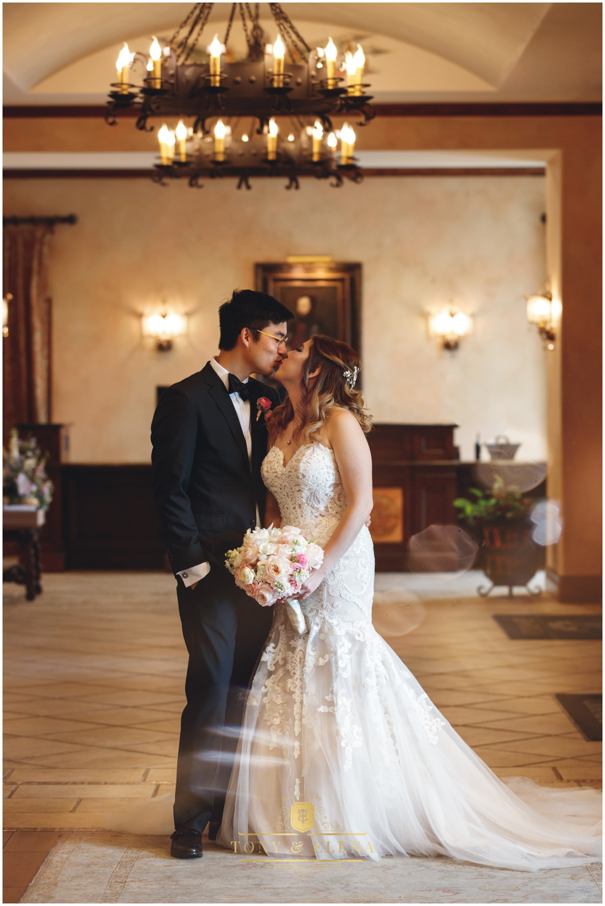 hotel granduca wedding photographer bride groom kiss
