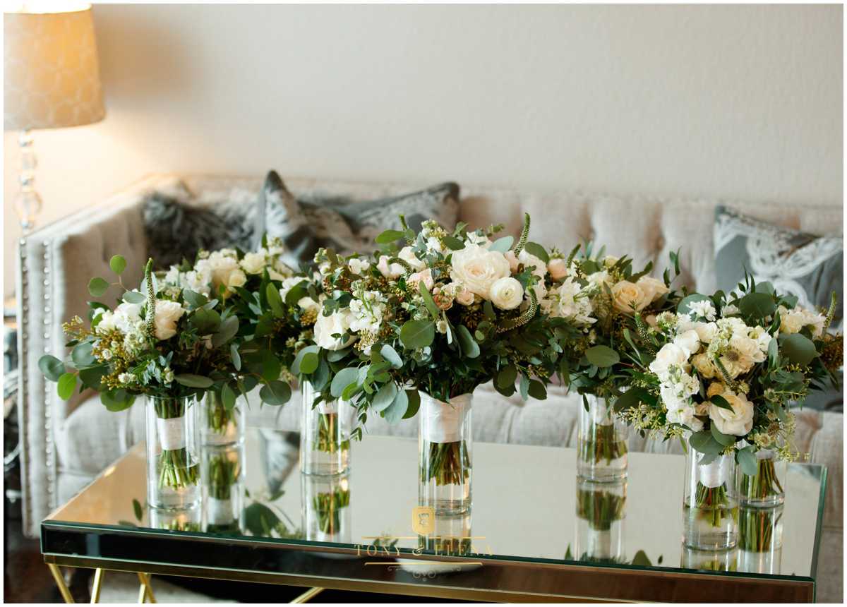 terrace-club-wedding-austin-wedding-photographer-bridal-bouquet
