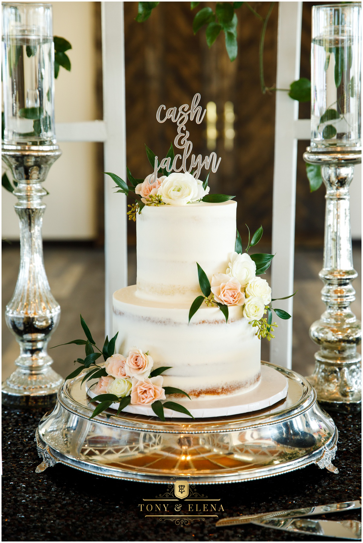 terrace-club-wedding-austin-wedding-photographer-cake