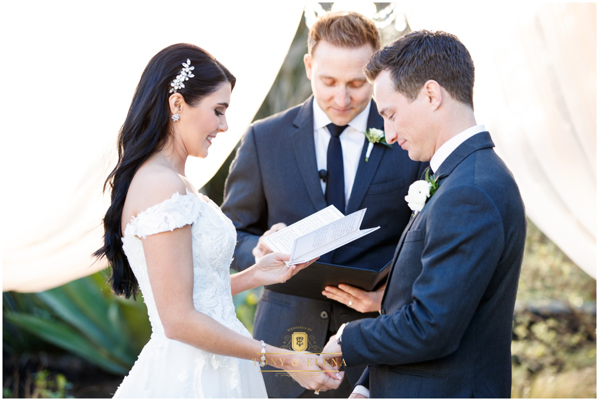 terrace-club-wedding-austin-wedding-photographer-bride-vows